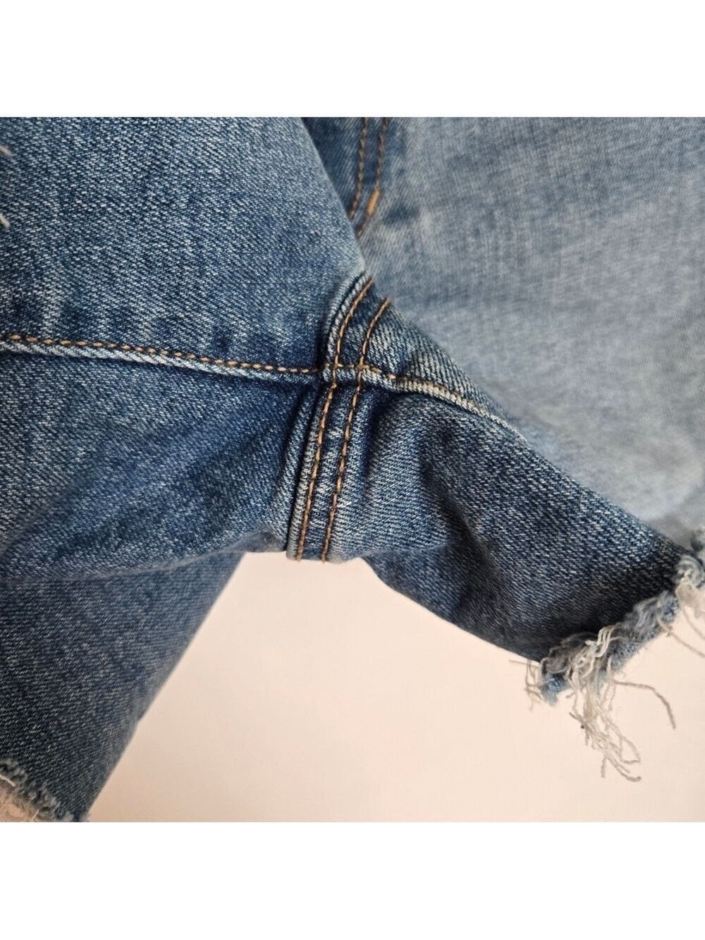 JOE'S 'ANNALISE' DENIM SHORTS WOMEN BLUE MID RISE FRAYED HEM (SIZE 30) - Picture 5 of 14